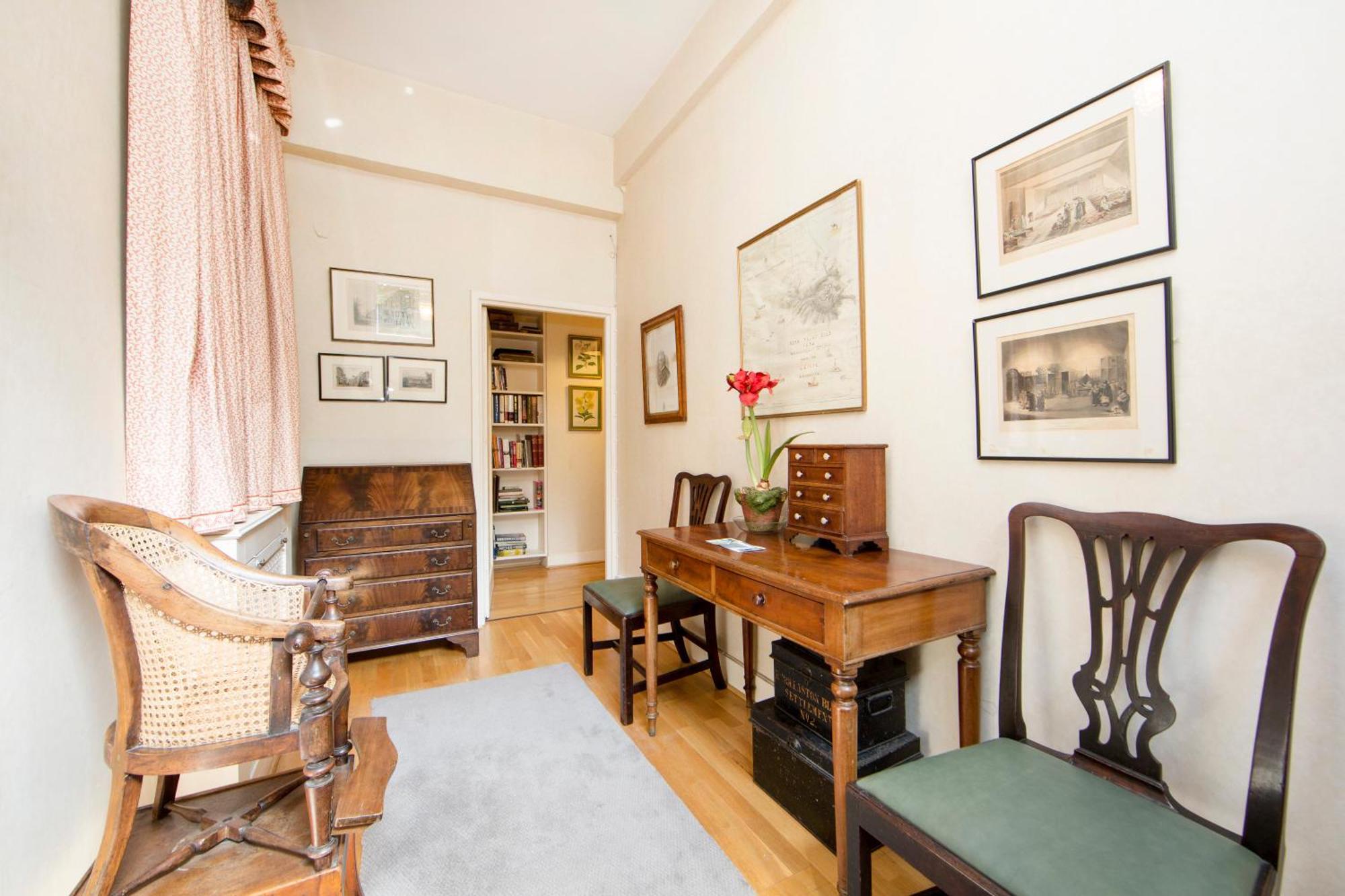 Apartment Cheltenham Terrace London